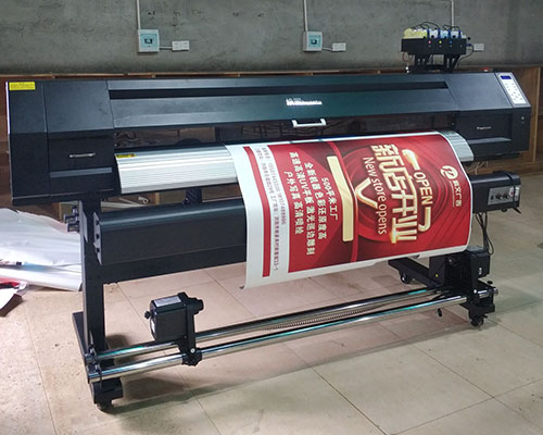 高溫持續(xù)在線的湖南 寫真噴繪機(jī)又該如何保養(yǎng)？