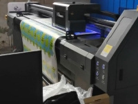 湖北體育行業(yè)案例 煥圖足球uv打印機與異形切割機批量制作足球