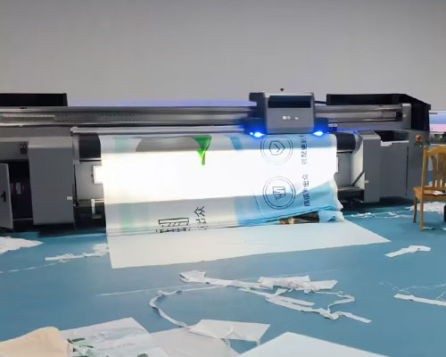 煥圖uv導帶機軟膜打印更平穩(wěn) 墨滴精準畫面更有品質