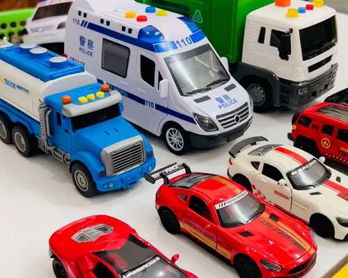 色彩鮮艷均勻 煥圖高清UV平板機(jī)提升異形玩具車(chē)印刷品質(zhì)