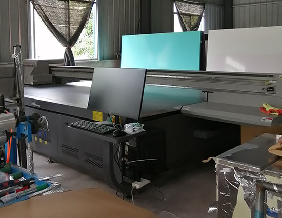 uv平板打印機.jpg