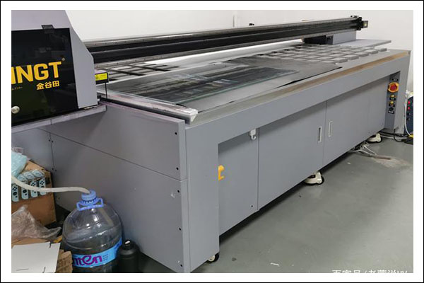 金谷田uv平板機.jpg