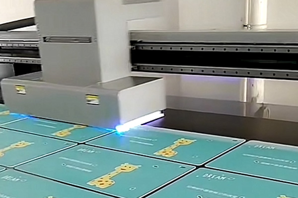 創(chuàng)新打印技術(shù) 煥圖鼠標墊uv平板機讓圖案更加清晰持久1.jpg