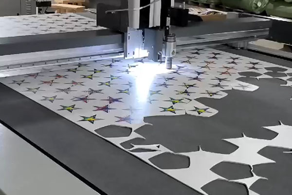 小空間大產(chǎn)出 足球制作廠用50平落實皮革彩印機自動化生產(chǎn)線2.jpg